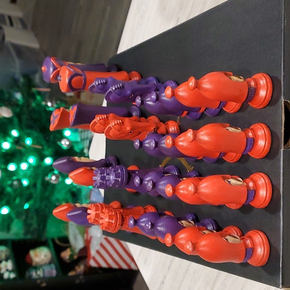 Vintage hand Painted Ceramic Chess Set By Duncan. - Picture 11 of 13